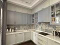 4-комнатная квартира · 163.5 м² · 6/10 этаж, Кабанбай Батыра за 168 млн ₸ в Алматы, Бостандыкский р-н — фото 13