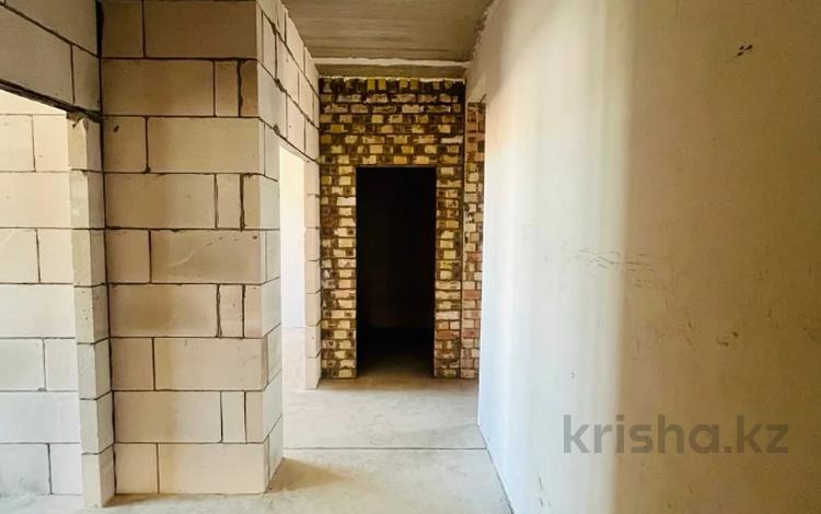 2-комнатная квартира · 63.9 м² · 3/6 этаж, Майкудук, Мкр Голубые пруды за 24.5 млн ₸ в Караганде, Алихана Бокейханова р-н — фото 3