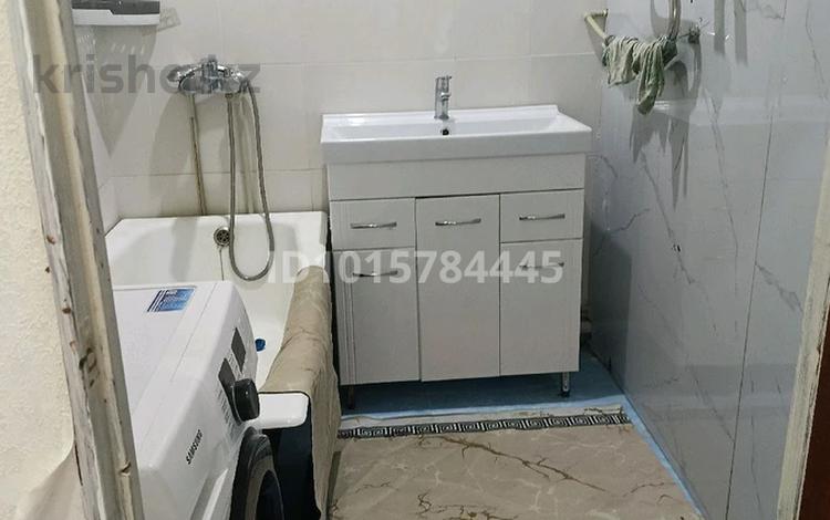 2-комнатная квартира · 50 м² · 4/4 этаж, 22 квартал смп 17 за 100 000 ₸ в  — фото 2