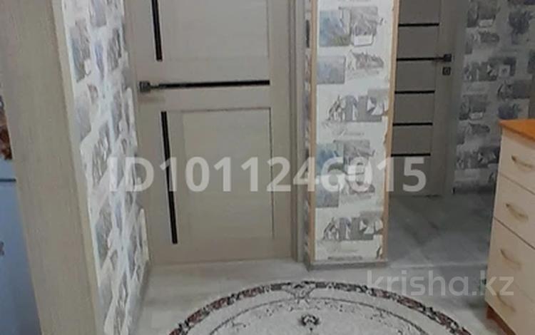 3-бөлмелі пәтер · 64.7 м² · 2/5 қабат, 2 микрорайон 21, бағасы: 7 млн ₸ в Шульбинске — фото 2
