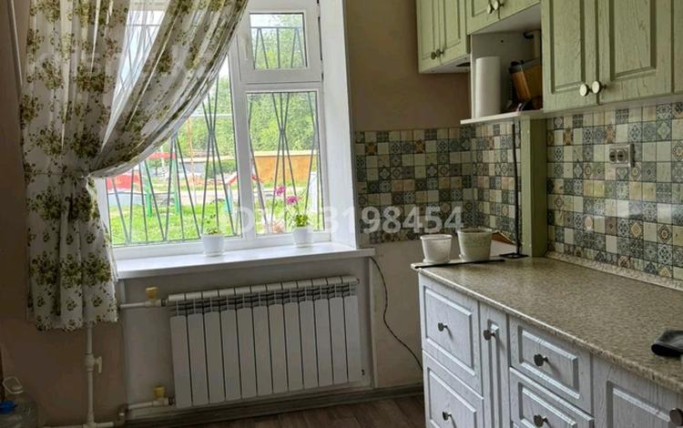 3-бөлмелі пәтер · 55 м² · 1/5 қабат, Арыстанова 2 — ЖД вокзал.Дом культуры, бағасы: 15 млн ₸ в Аксае — фото 2