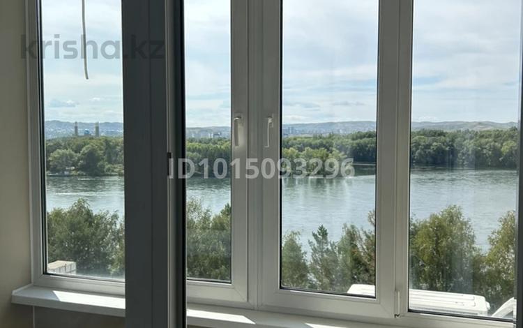 2-комнатная квартира · 52 м² · 9/10 этаж, Славского 22 за 350 000 ₸ в Усть-Каменогорске, Ульбинский — фото 2