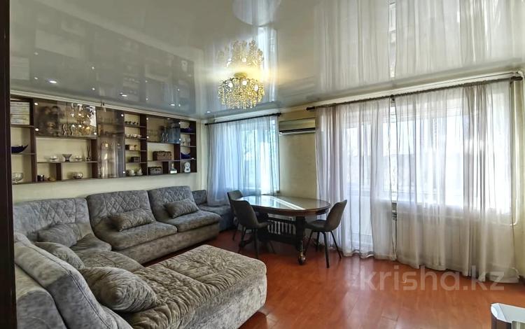 3-бөлмелі пәтер · 71.4 м² · 4/5 қабат, Жаңа қала ш/а., Ержанова 47/2 — Газалиева- Центральный парк, бағасы: 30.9 млн ₸ в Караганде, Казыбек би р-н — фото 2