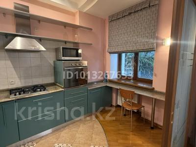 4-комнатная квартира · 100 м² · 2/3 этаж, Абылый хана 122 за 500 000 ₸ в Алматы, Алмалинский р-н