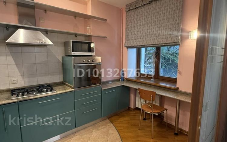 4-комнатная квартира · 100 м² · 2/3 этаж, Абылый хана 122 за 500 000 ₸ в Алматы, Алмалинский р-н — фото 2