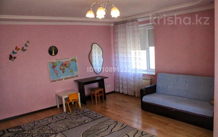 3-бөлмелі пәтер · 92 м² · 3/5 қабат, 3-й мкр 22, бағасы: 180 000 ₸ в Актау — фото 2