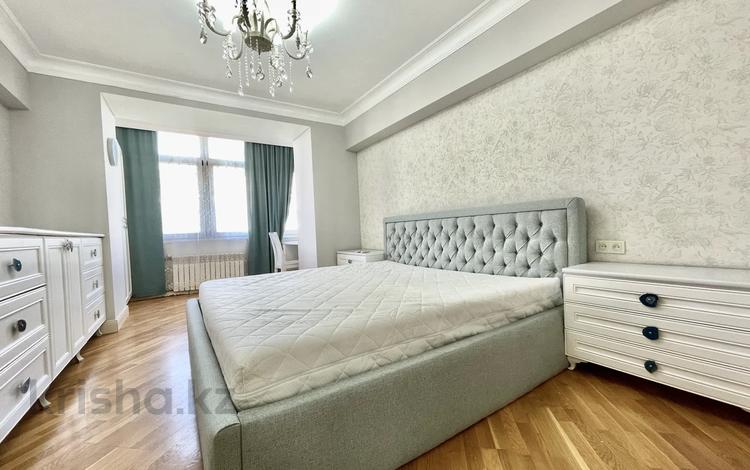 2-комнатная квартира · 71 м² · 8/8 этаж, Кабанбай Батыра за 470 000 ₸ в Алматы, Алмалинский р-н — фото 20