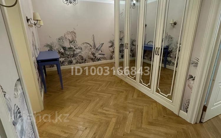 3-комнатная квартира · 100 м² · 6/6 этаж, Алихан Бокейхан 27 за 550 000 〒 в Астане, Есильский р-н — фото 2
