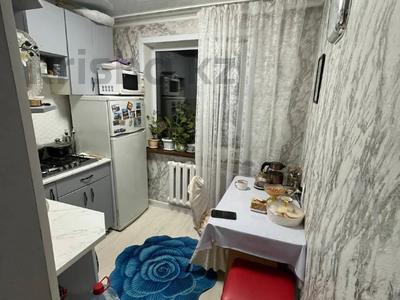 2-комнатная квартира · 44 м² · 1/5 этаж, Майкудук, 15й микрорайон 15 за ~ 12.4 млн ₸ в Караганде, Алихана Бокейханова р-н