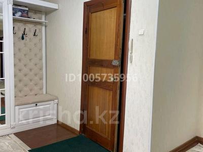 4-комнатная квартира · 85 м² · 3/5 этаж, Сахи Романов 25 за 200 000 〒 в 