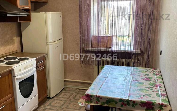 3-бөлмелі пәтер, 60 м², 5/5 қабат ай сайын, Мызы 37/1 — Трамвайный парк, бағасы: 190 000 〒 в Усть-Каменогорске — фото 2