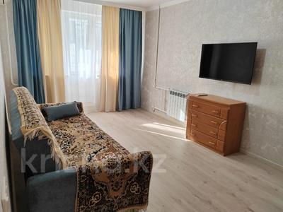 1-комнатная квартира, 35 м², 2/5 этаж помесячно, Азаттык 64 за 150 000 〒 в Атырау