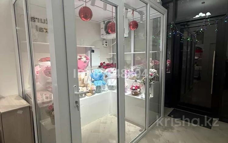 Магазины и бутики · 30 м² за 450 000 ₸ в Астане, Есильский р-н — фото 2