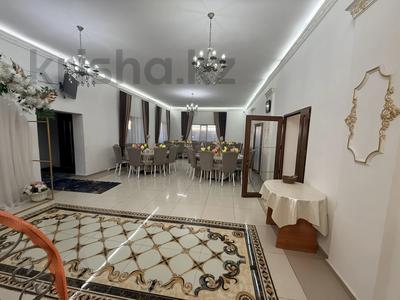 Отдельный дом · 9 комнат · 350 м² · 11 сот., Восточный правый 432 за 750 000 ₸ в Семее