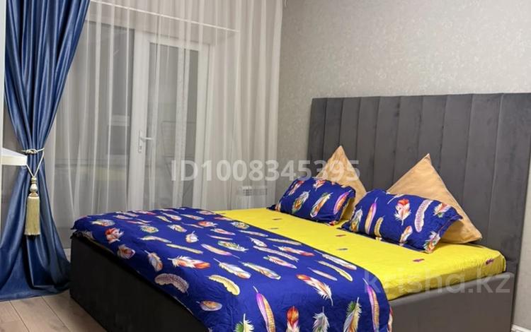 1-комнатная квартира · 56 м² · 2/9 этаж, мкр Нурсат, Аргынбекова 29/6 — Шаяхметова и аргынбекова за 15 000 ₸ в Шымкенте, Каратауский р-н — фото 2