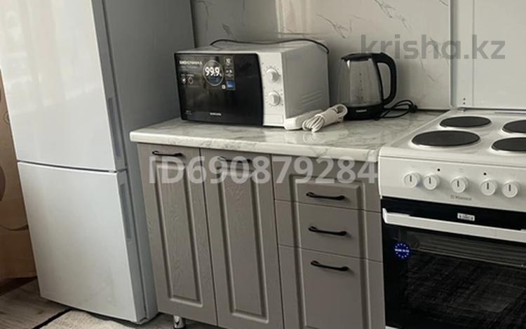 2-комнатная квартира · 54 м² · 5/9 этаж, мкр Юго-Восток, Мкр Степной 3 3 за 14 000 ₸ в Караганде, Казыбек би р-н — фото 2