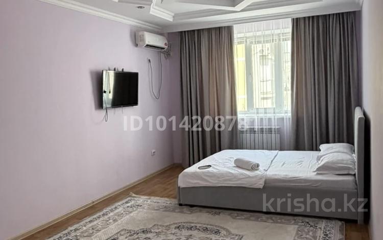 1-комнатная квартира · 54 м² · 3/9 этаж, мкр Нурсая, Таумуш Жумагалиев 15 за 11 000 ₸ в Атырау — фото 2