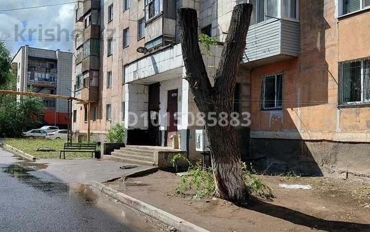 1-комнатная квартира · 29.6 м² · 4/5 этаж, Майкудук, Майкудук, 14й микрорайон 10/2 за 5.5 млн ₸ в Караганде, Алихана Бокейханова р-н — фото 2