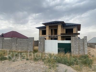 Отдельный дом · 10 комнат · 350 м² · 8 сот., мкр Кайтпас 2 — Өмірзақ көшесі за 80 млн ₸ в Шымкенте, Абайский р-н