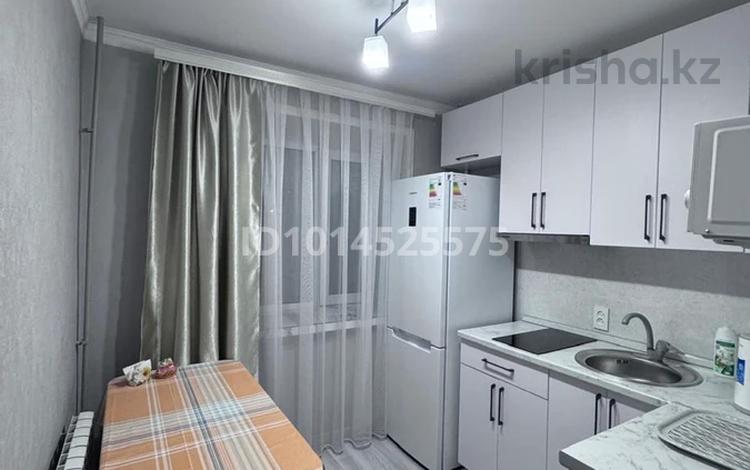 1-комнатная квартира · 38 м² · 2/5 этаж, Момышулы 12 за 220 000 ₸ в Семее — фото 2