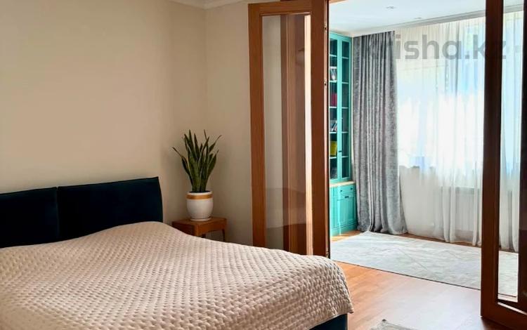 5-бөлмелі пәтер · 240 м² · 1/6 қабат, Рахмадиева 2/1, бағасы: 245 млн ₸ в Алматы, Бостандыкский р-н — фото 2