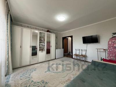 Продажа квартир в Карагандинской обл.: 1-комнатная квартира · 36 м² · 8/10 этаж, Майкудук, Мкр Голубые пруды 15 за 14 млн 〒 1-комнатная квартира · 36 м² · 8/10 этаж, Майкудук, Мкр Голубые пруды 15 за 14 млн 〒 в Караганде, Алихана Бокейханова р-н