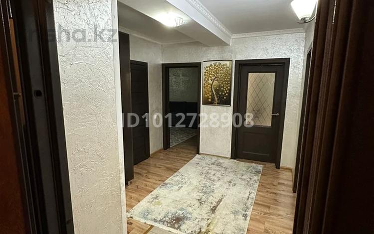 3-бөлмелі пәтер · 84 м² · 3/5 қабат, Ғарышкерлер 50а, бағасы: 37.7 млн ₸ в Жезказгане — фото 9