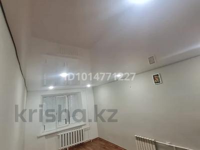 2-комнатная квартира · 42 м² · 8/9 этаж, Абая 121 — 8 школа за 100 000 ₸ в Уральске