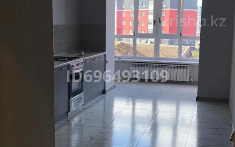 1-бөлмелі пәтер · 56.8 м² · 3/5 қабат, Алтын орда ш/а., Мангилик Ел 30Б, бағасы: 170 000 ₸ в Актобе, мкр. Алтын орда — фото 4