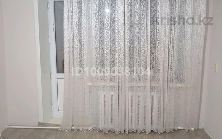 2-комнатная квартира · 44.9 м² · 5/5 этаж, Майкудук, Майкудук, 15й микрорайон 7 за 11.5 млн ₸ в Караганде, Алихана Бокейханова р-н — фото 2