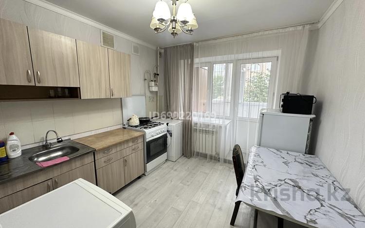1-бөлмелі пәтер · 40 м² · 1/5 қабат, мкр. Алтын орда, Мустафа Шокая 338 А — 103 скорая- Апорт- Арасан баня - Дару поликлиника, бағасы: 10 000 ₸ в Актобе — фото 18