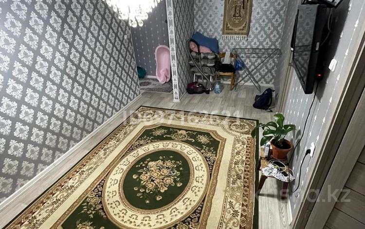 3-бөлмелі пәтер · 43 м² · 1/5 қабат, Курмангазы 100 — Сзади караоке клуба Cash, бағасы: 19 млн ₸ в Уральске, мкр Школьник — фото 2