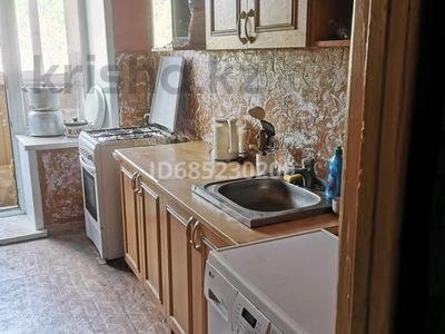 2-бөлмелі пәтер, 54 м², 5/5 қабат ай сайын, мкр Михайловка , Крылова 38 — Аманжелова, бағасы: 135 000 〒 в Караганде, Казыбек би р-н