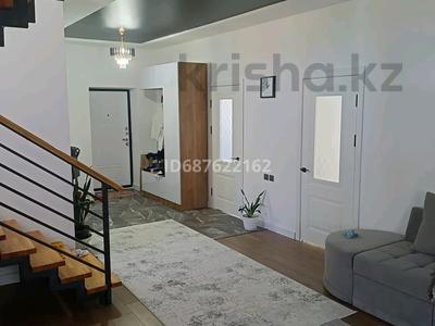 Жеке үй · 4 бөлме · 186 м² · 8 жүзд., Байтақ-2 ш/а., Водников-2 улица Айнаколь 2 — 31, бағасы: 35 млн ₸ в Атырау, мкр Байтак-2