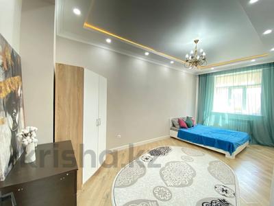 2-бөлмелі пәтер · 80 м² · 2/17 қабат, 17-ш/а., ​17-й микрорайон 6 — C видом на двор, бағасы: 17 000 ₸ в Актау, 17-й мкр