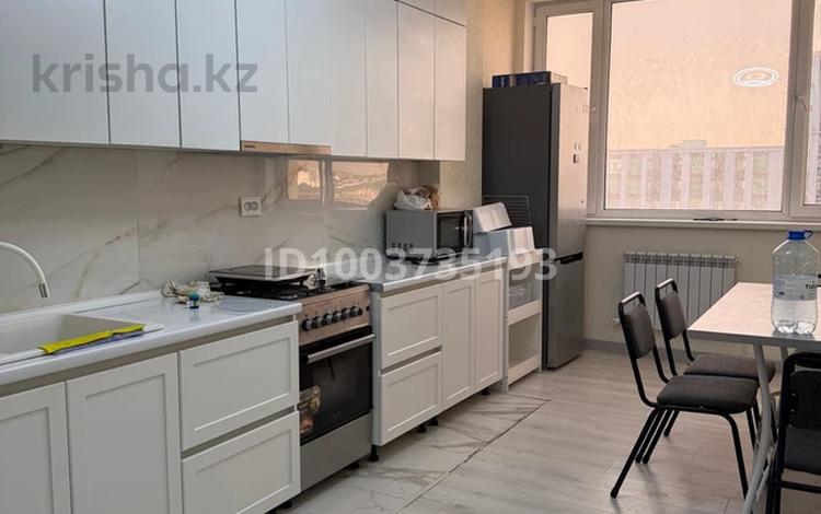 2-комнатная квартира · 75.4 м² · 10/12 этаж, 17-й мкр 113 за 250 000 ₸ в Актау — фото 2