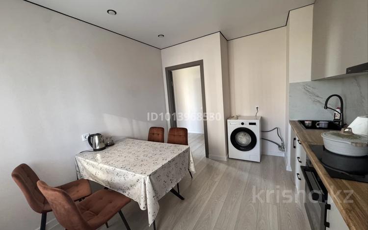 2-комнатная квартира · 62 м² · 2/16 этаж, Мангилик Ел 74 — Квартира новая со свежим ремонтом. Остановка «Карлыгаш 2» , рядом детский сад и школа .На против Республиканской мечети за 350 000 ₸ в Астане, Есильский р-н — фото 2
