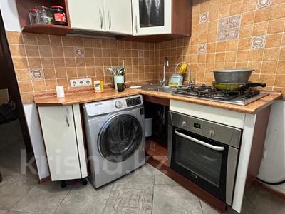 Продажа квартир в Алматы: 3-комнатная квартира · 67 м² · 3/5 этаж, мкр Аксай-2 за 38 млн 〒 3-комнатная квартира · 67 м² · 3/5 этаж, мкр Аксай-2 за 38 млн 〒 в Алматы, Ауэзовский р-н