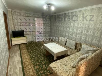 2-комнатная квартира, 60 м², 4/4 этаж посуточно, Бейбитшилик 4 за 12 000 〒 в Шымкенте, Аль-Фарабийский р-н