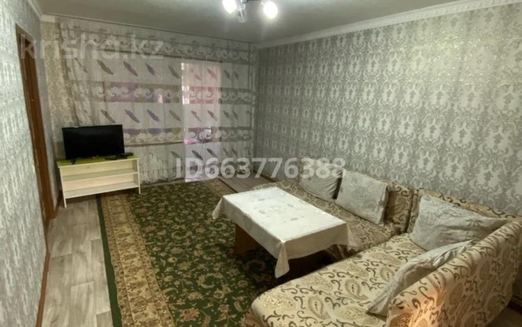 3-бөлмелі пәтер, 60 м², 4/4 қабат тәулігіне, Бейбитшилик 4, бағасы: 11 000 〒 в Шымкенте, Аль-Фарабийский р-н — фото 4