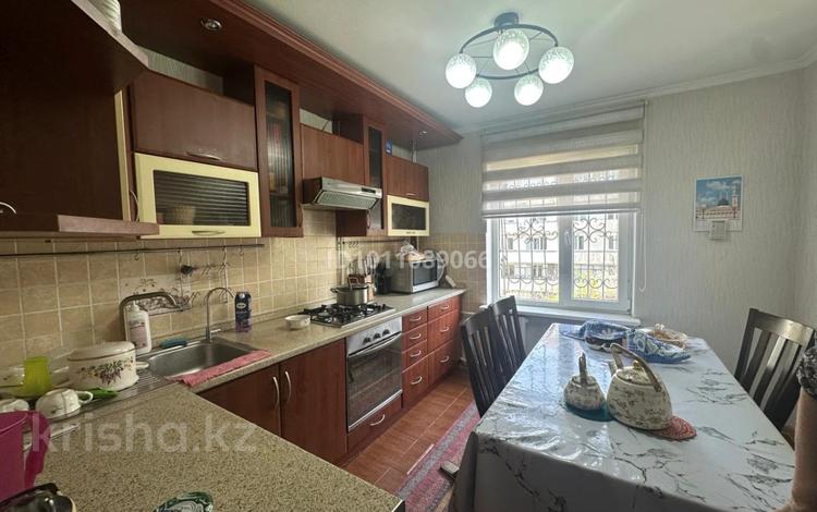 3-бөлмелі пәтер · 70 м² · 4/5 қабат, мкр Мамыр-2 13, бағасы: ~ 49.5 млн ₸ в Алматы, Ауэзовский р-н — фото 2