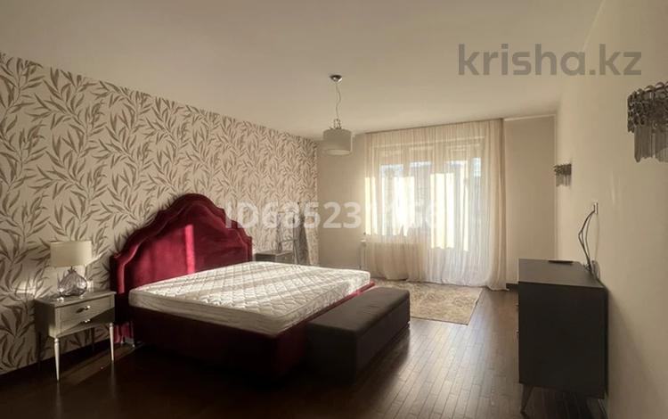 3-комнатная квартира, 145 м², 9/14 этаж помесячно, Зенкова 59