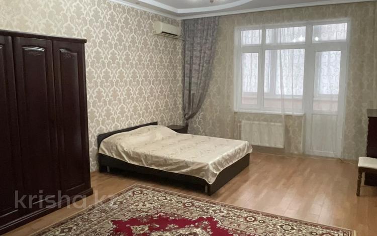 3-комнатная квартира · 145 м², 10-й мкр 1 за 350 000 ₸ в Актау — фото 2