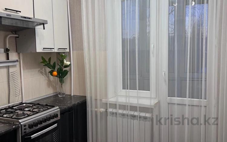 1-бөлмелі пәтер · 34.3 м² · 2/5 қабат, мкр 8, Гришина 74 — Рахимжана Кошкарбаева, бағасы: 12 млн ₸ в Актобе — фото 2