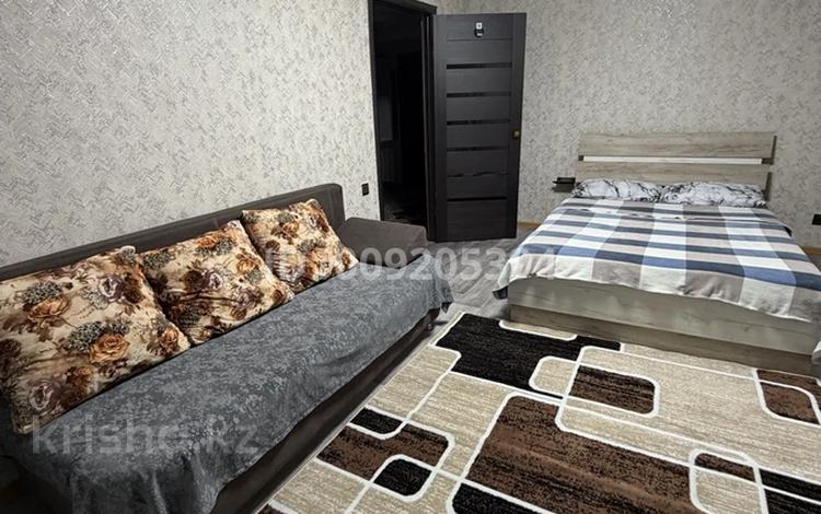 2-бөлмелі пәтер · 50 м² · 1/4 қабат, Агыбай батыра 53, бағасы: 12 000 ₸ в  — фото 13