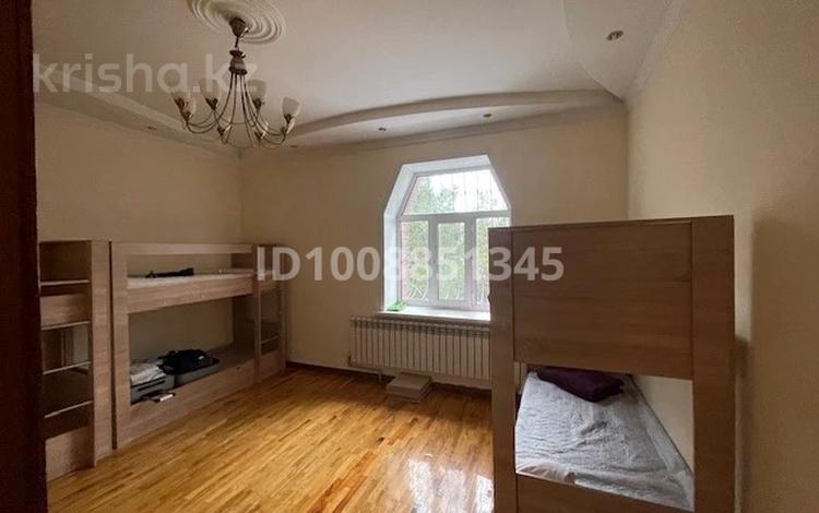 Отдельный дом · 8 комнат · 450 м² · 15 сот., Арна 10 за 2 млн 〒 в Астане, Есильский р-н — фото 9