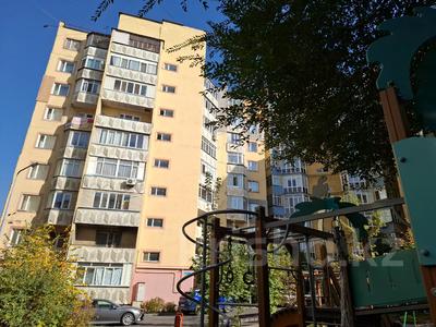 2-бөлмелі пәтер, 52 м², 9/9 қабат, Мустай Карим — Жандосова, бағасы: 32 млн 〒 в Алматы, Ауэзовский р-н