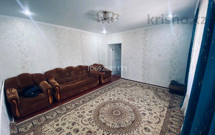 Отдельный дом · 4 комнаты · 150 м² · 6 сот., М. Ауезов 2/2 — Красная звезда находится возле Автовагзала за 16 млн ₸ в Таразе — фото 2