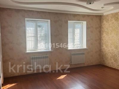 4-бөлмелі пәтер · 170 м², Жұлдыз-3 ш/а., ??, бағасы: 140 000 ₸ в Атырау, мкр Жулдыз-3