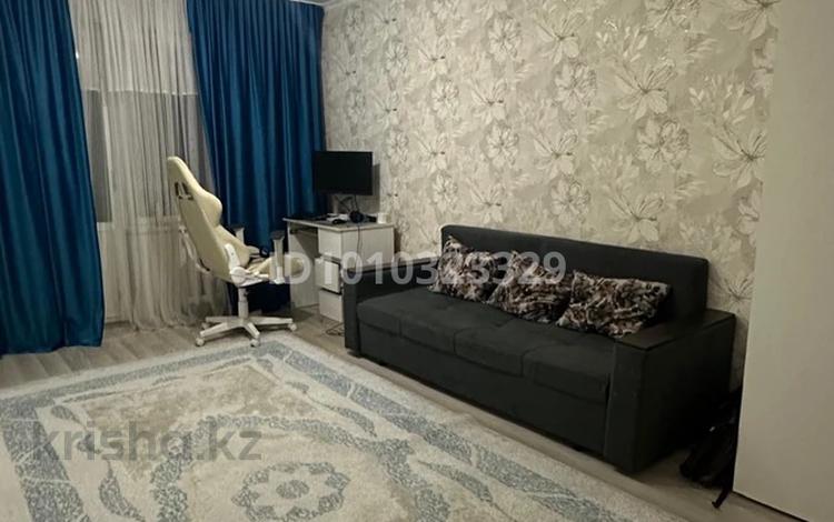 1-комнатная квартира · 32 м² · 2/4 этаж, мкр №1, 1-й микрорайон 75 за 25 млн 〒 в Алматы, Ауэзовский р-н — фото 2